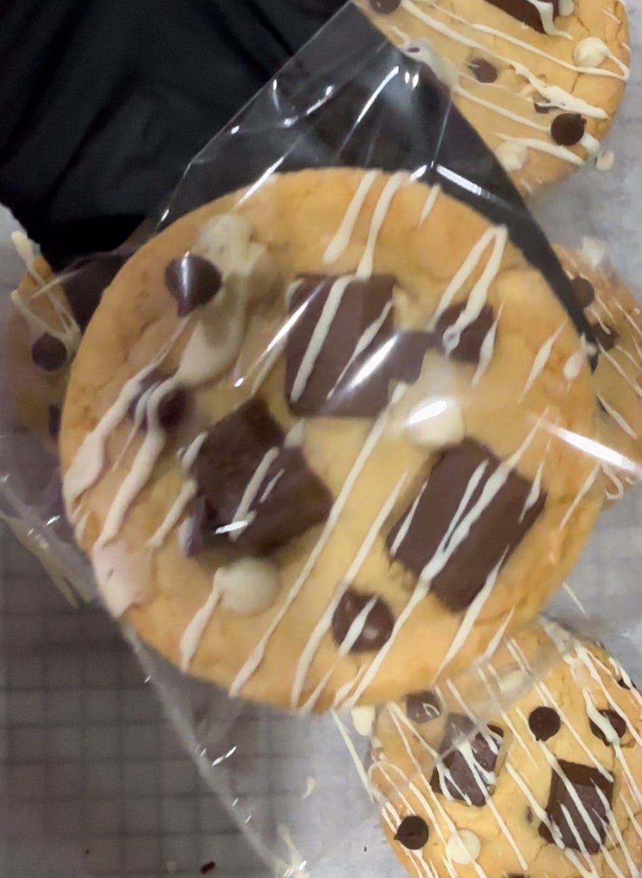 Deep Dish Chocolate Chip Cookie - Glittermetimbra