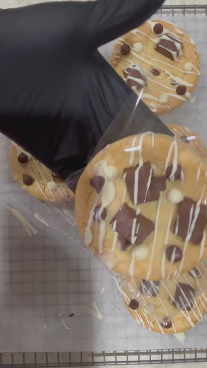 Deep Dish Chocolate Chip Cookie